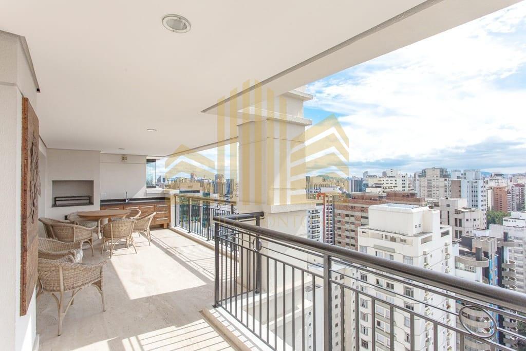 Apartamento à venda com 3 quartos, 234m² - Foto 1