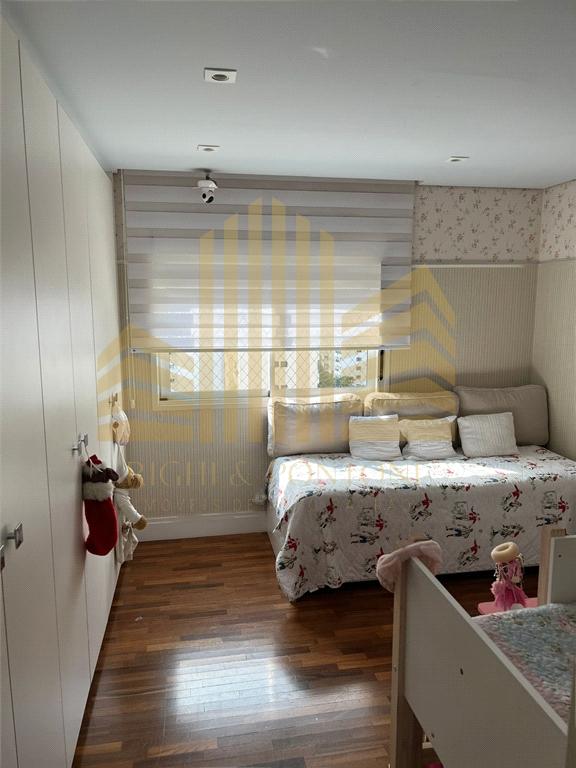 Apartamento à venda com 3 quartos, 257m² - Foto 12