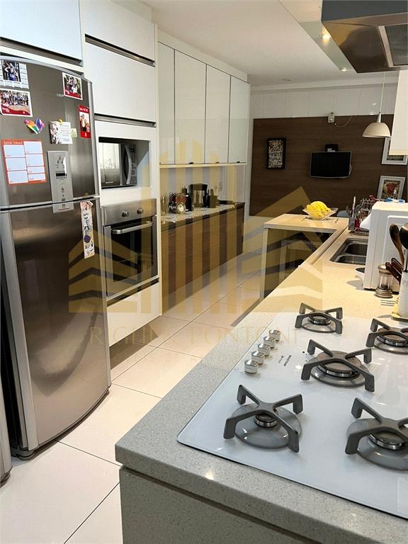 Apartamento à venda com 3 quartos, 257m² - Foto 14