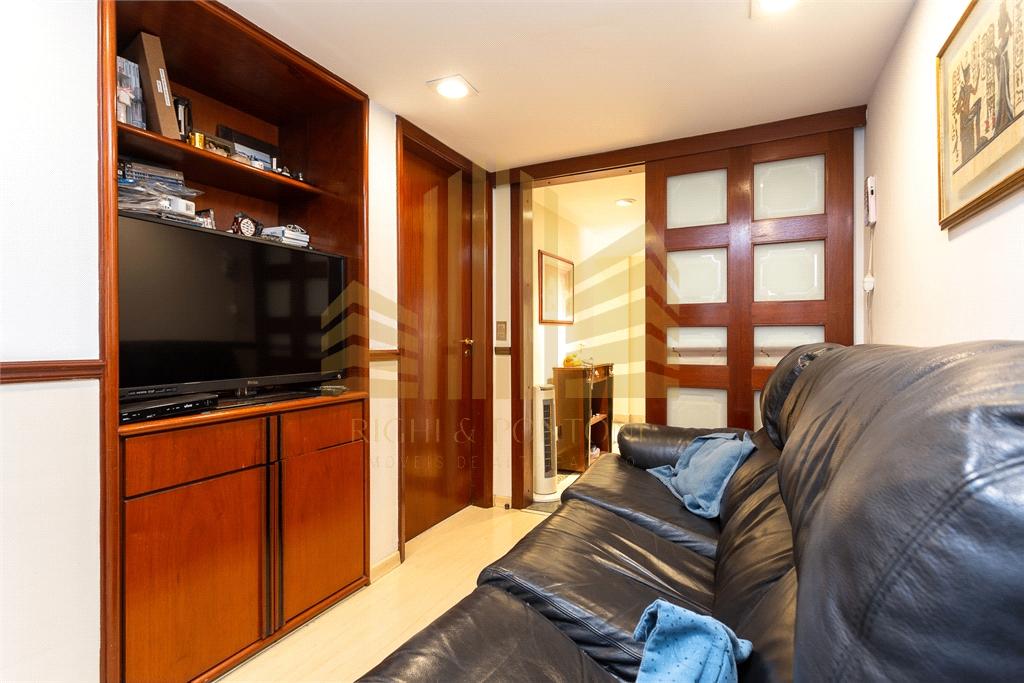 Apartamento à venda com 4 quartos, 165m² - Foto 16