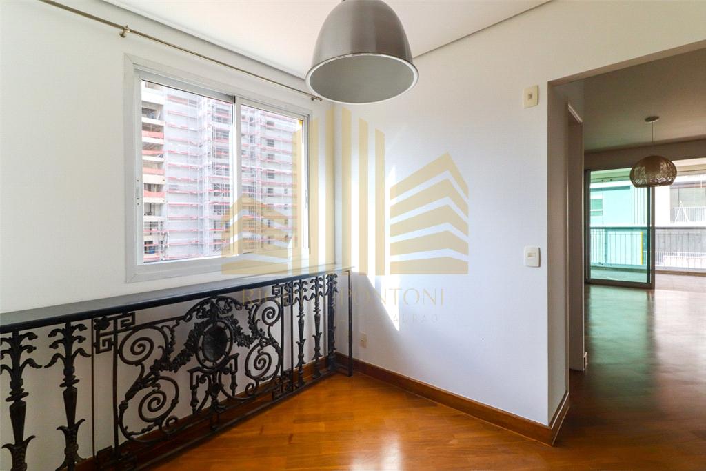 Apartamento à venda com 3 quartos, 231m² - Foto 7